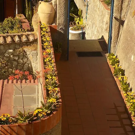 Maison De Fleurs * Maiori