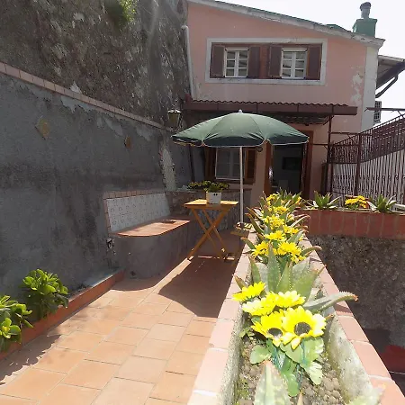 Apartment Maison De Fleurs Maiori