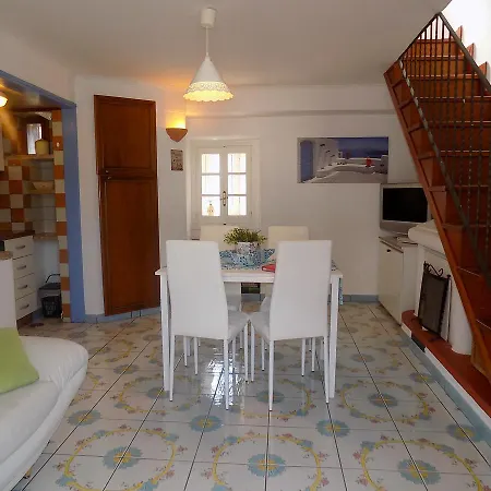 Apartment Maison De Fleurs Maiori