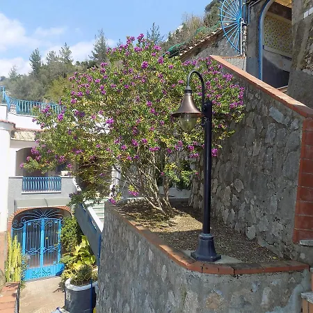Maison De Fleurs Apartment
