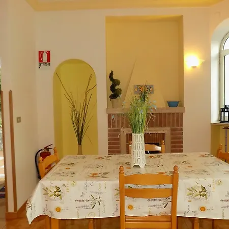Maison De Fleurs Apartment